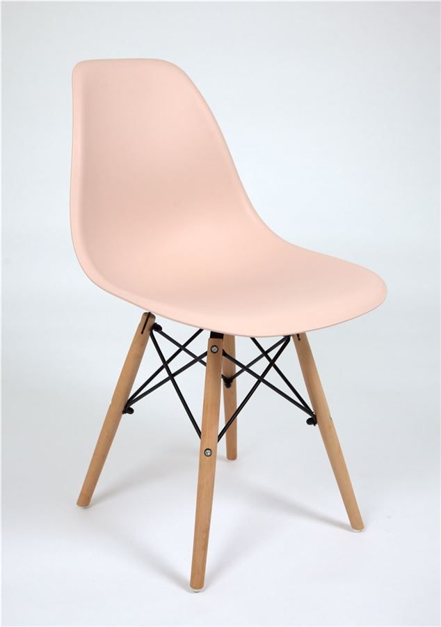 Стул Eames 622 розовый, светлое дерево