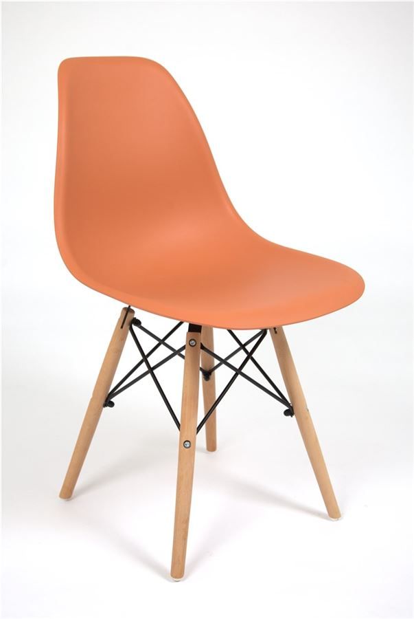 Стул Eames 622 оранжевый, светлое дерево