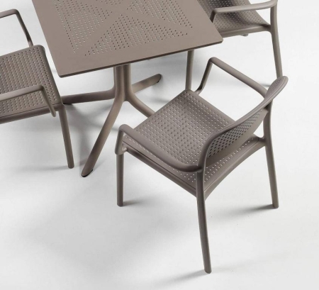 Стол пластиковый обеденный Clip 70 бежевый