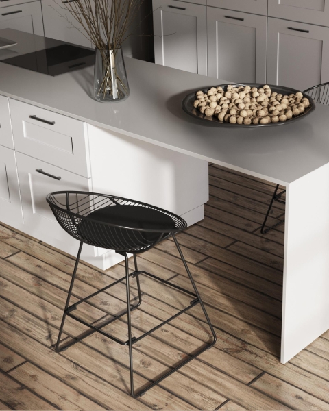 Стул полубарный UFO черный с черной подушкой