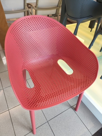 Кресло пластиковое Sky Pro марсаловое