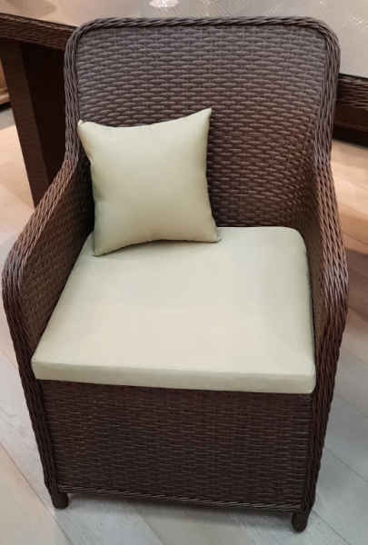 Кресло плетеное с бежевыми подушками Tagliamento Barcelona коричневый