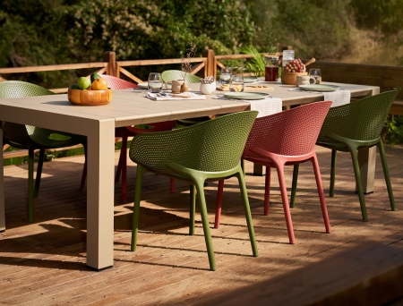 Кресло пластиковое Sky Pro марсаловое