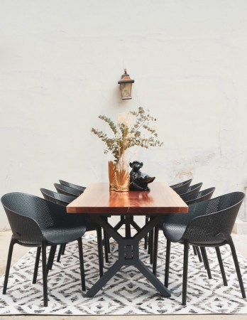 Кресло пластиковое Siesta Contract Sky черный