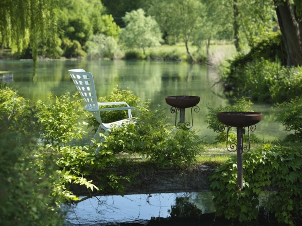 Лаунж-кресло пластиковое Folio белое