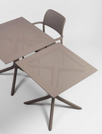 Стол пластиковый обеденный Clip 80 бежевый