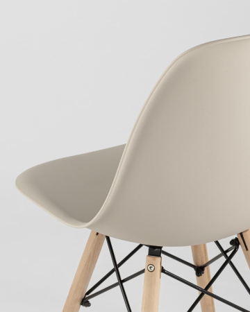 Стул Eames Style DSW бежевый (разборный каркас)
