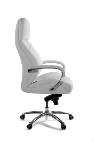 Кресло руководителя Porsche слоновая кость натуральная кожа с алюминиевой крестовиной