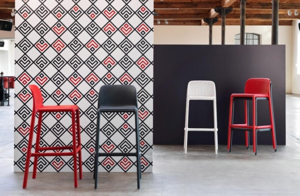 Стул пластиковый барный Lido белый