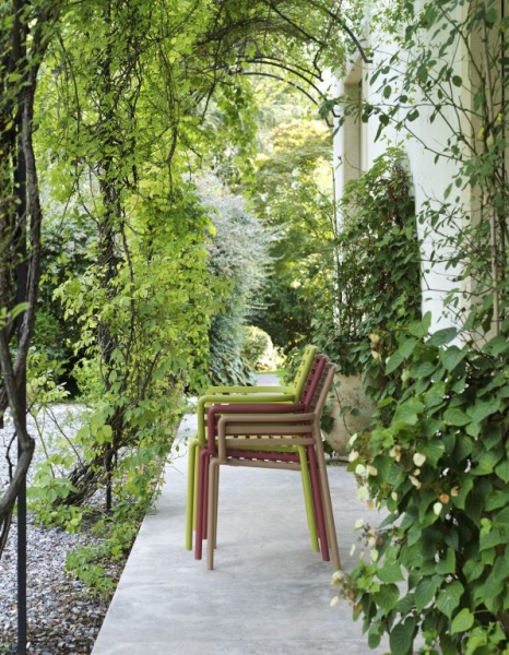 Кресло пластиковое Doga капучино