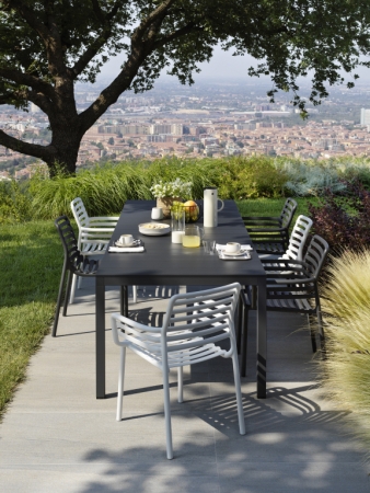 Кресло пластиковое Doga белый